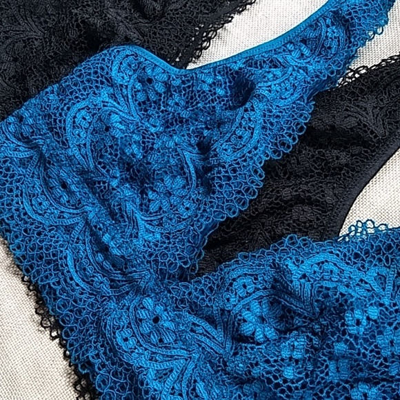 Victoria's Secret Lace Bralettes -sz Large - Picture 2 of 5
